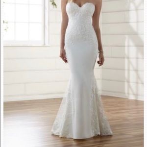 Wedding dress